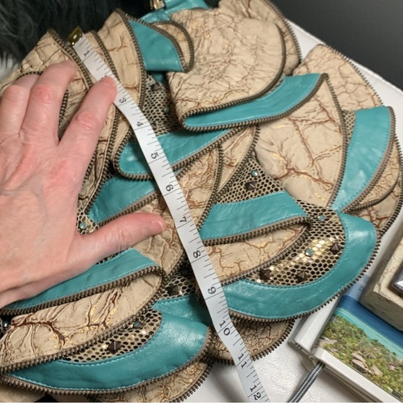 Kippy’s Stylish Tan and Turquoise HandBag NWOT - Picture 11 of 13